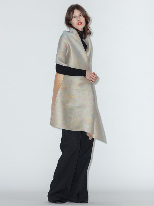 CHARLIE wool and silk scarf in beige, showing the contrasting jacquard pattern