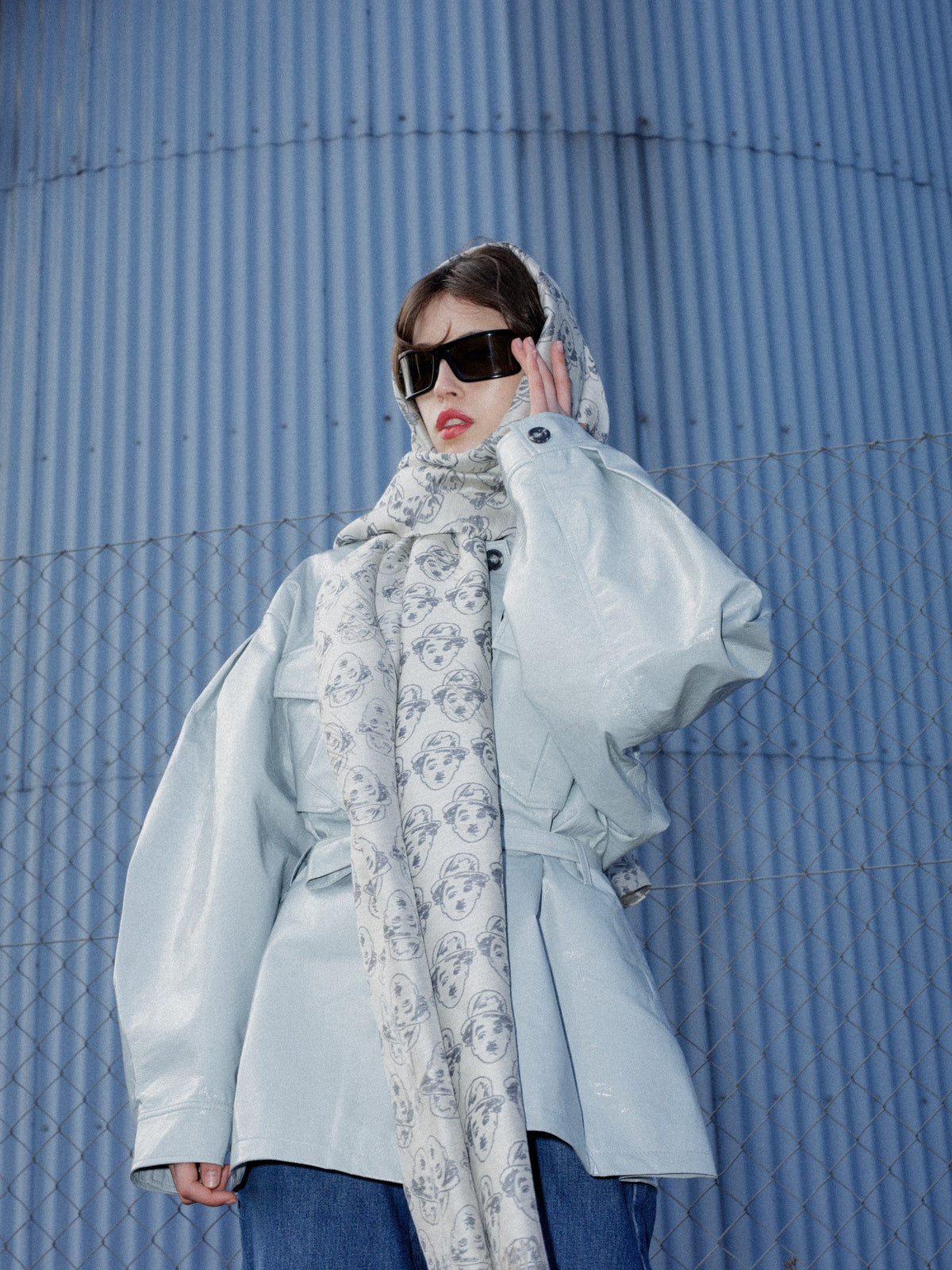 CHARLIE wool and silk scarf in Gray editorial detail