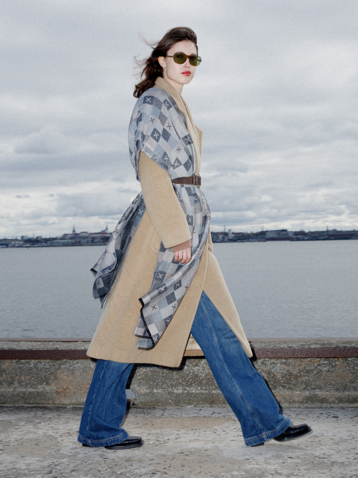 TIC-TAC-TOE wool and cotton scarf in Gray editorial