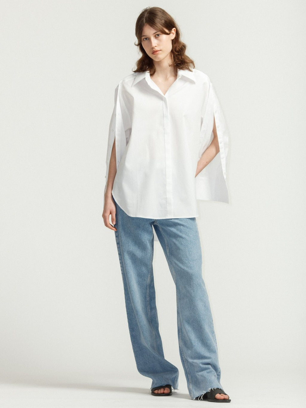 THE STATEMENT SHIRT Sleeve It Up 001 white oversized shirt, front view