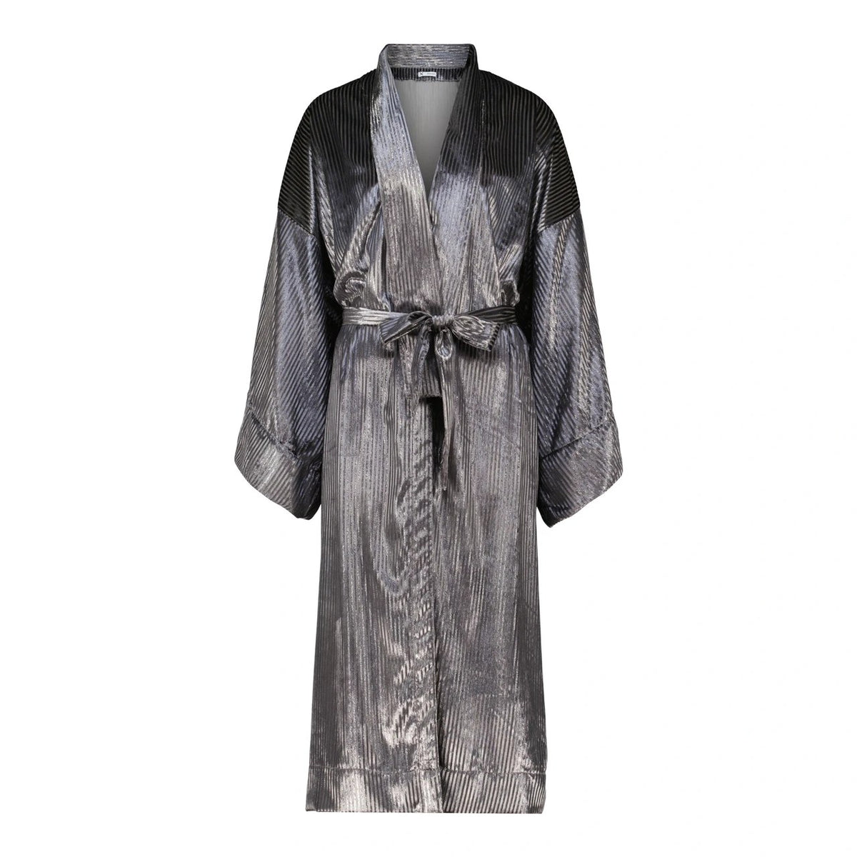 VELVET SWAGGER soft velvet kimono by Xenia Joost, front view